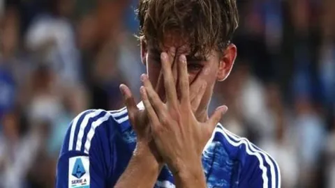 诺伊尔与拜仁慕尼黑续约至次年